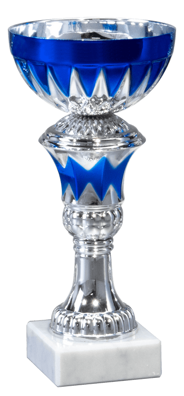 Ein silberner Pokal mit blauen Akzenten und einem Sockel aus weißem Marmor, perfekt als prestigeträchtige Auszeichnung oder bedeutungsvolles Geschenk wie der Pokale Konstanz 3-er Pokalserie 180 mm – 210 mm PK740270-3.